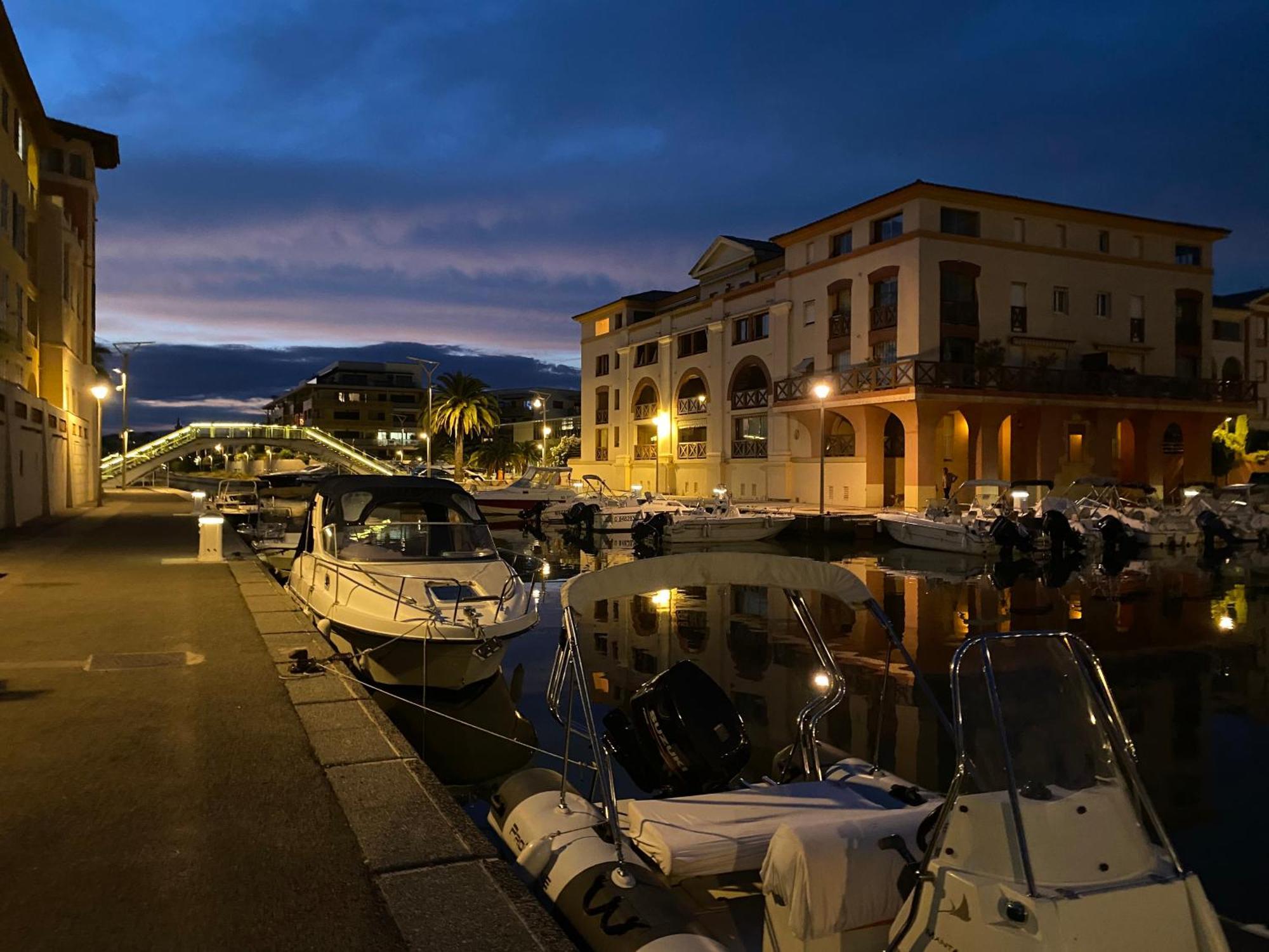 Chez Virginie : Appartement Lumineux Au Calme. Fréjus 外观 照片